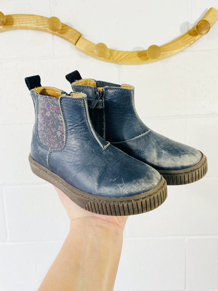 Wheat Navy + Floral Chelsea Boots, 12.5 (29)