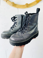 Holographic Boots, size 13.5 (31)