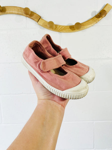 Mercedes Tira Lona Velcro Pink Sneakers, size 12 (29)