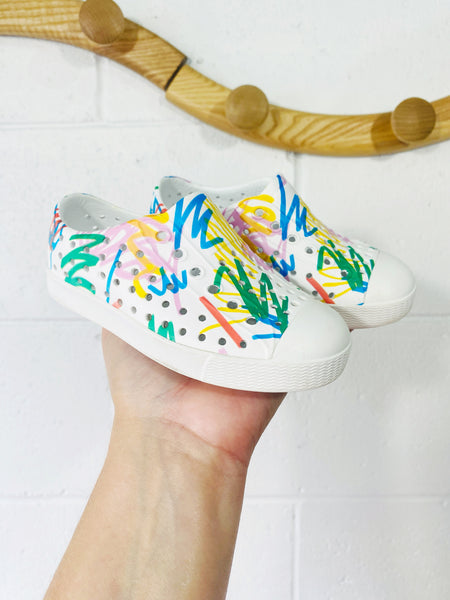 Crayola Jefferson Shoes, size 7 (C7)