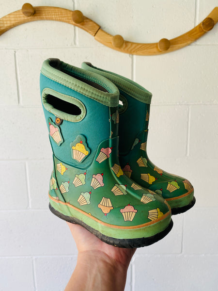 Bogs Cupcakes Winter Boots, size 8 (24)