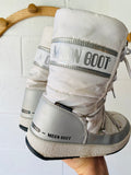 Icon Junior Winter Moon Boots, youth size 3.5