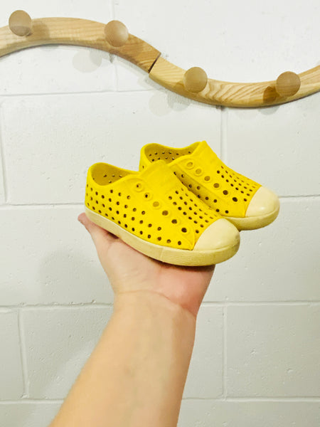 Yellow Jefferson Slip Ons, size 5 (C5)