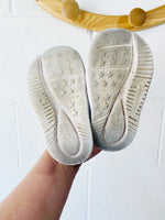Black Star Runner, size 4 (4C)