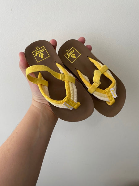 Shades of Yellow Little Ahi Sandals, size 7/8
