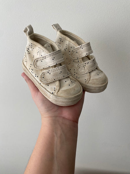 Little Dot Sneakers, size 2.5/3.5 (18/19)